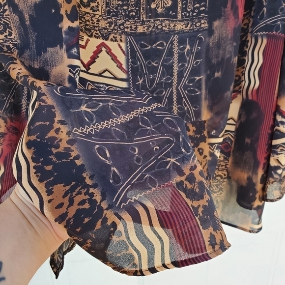 Studio C Plus sz 26 / 28 Tribal print sheer bell sleeve Earthy tones tunic - Picture 11 of 14